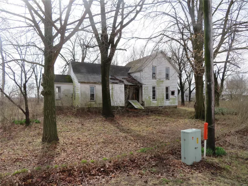 724 Hill ST, Alma, IL 62807