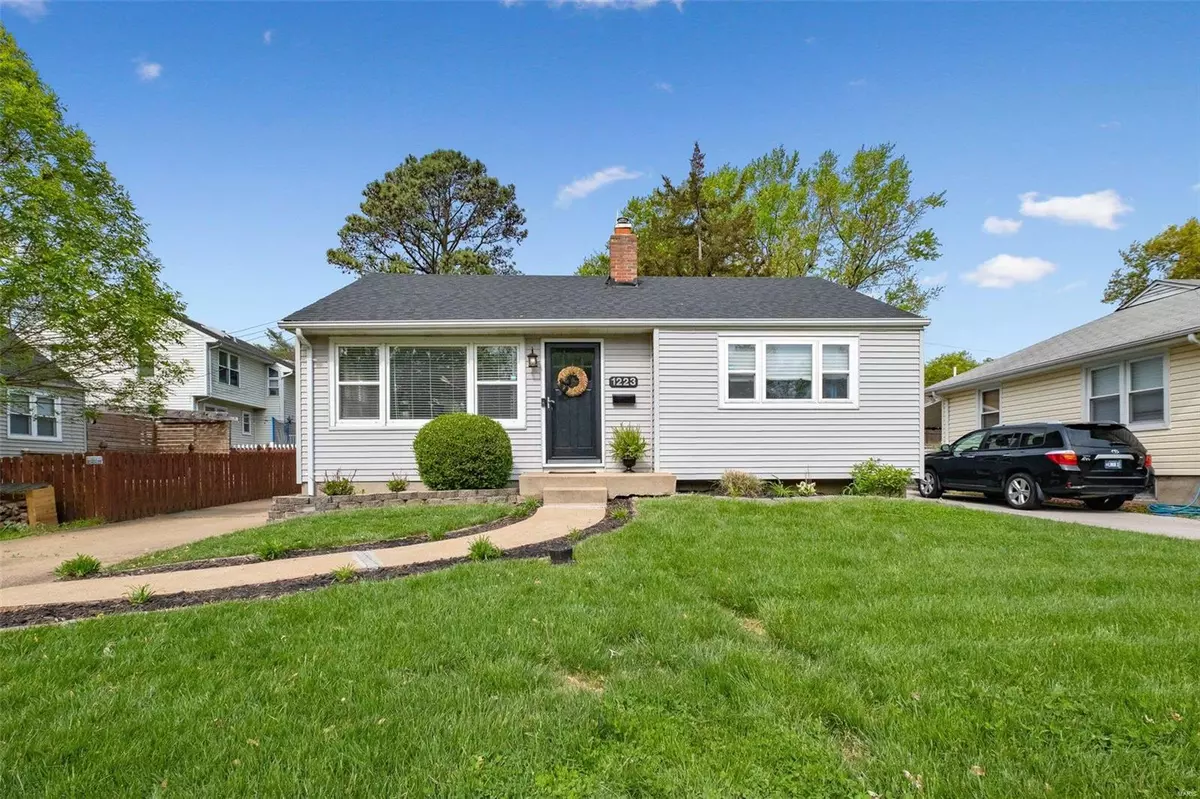 Webster Groves, MO 63119,1223 Drayton AVE