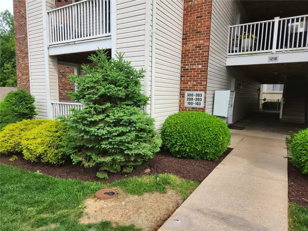 1216 River Chase DR #100, Arnold, MO 63010