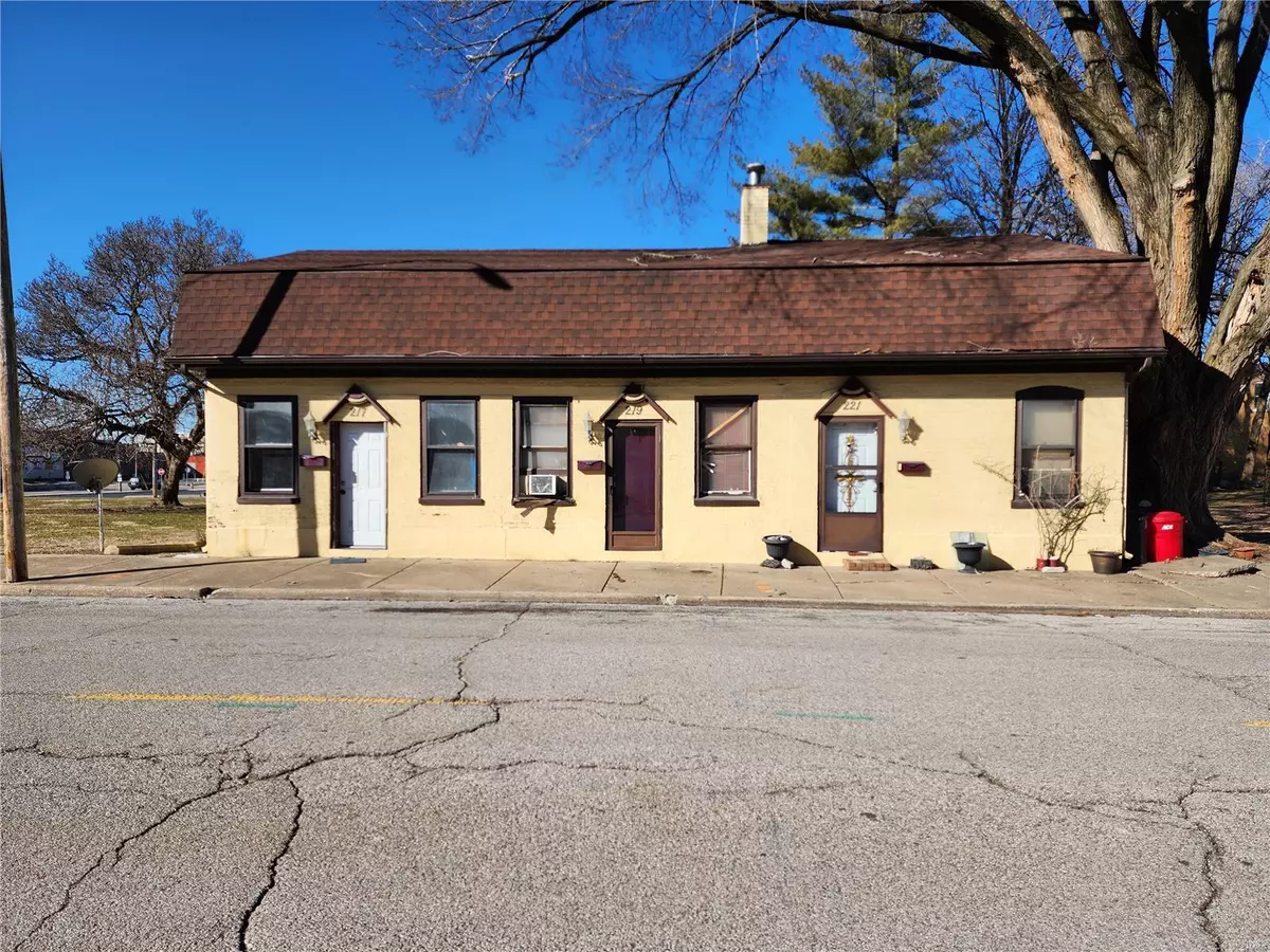 Belleville, IL 62220,219 N High ST