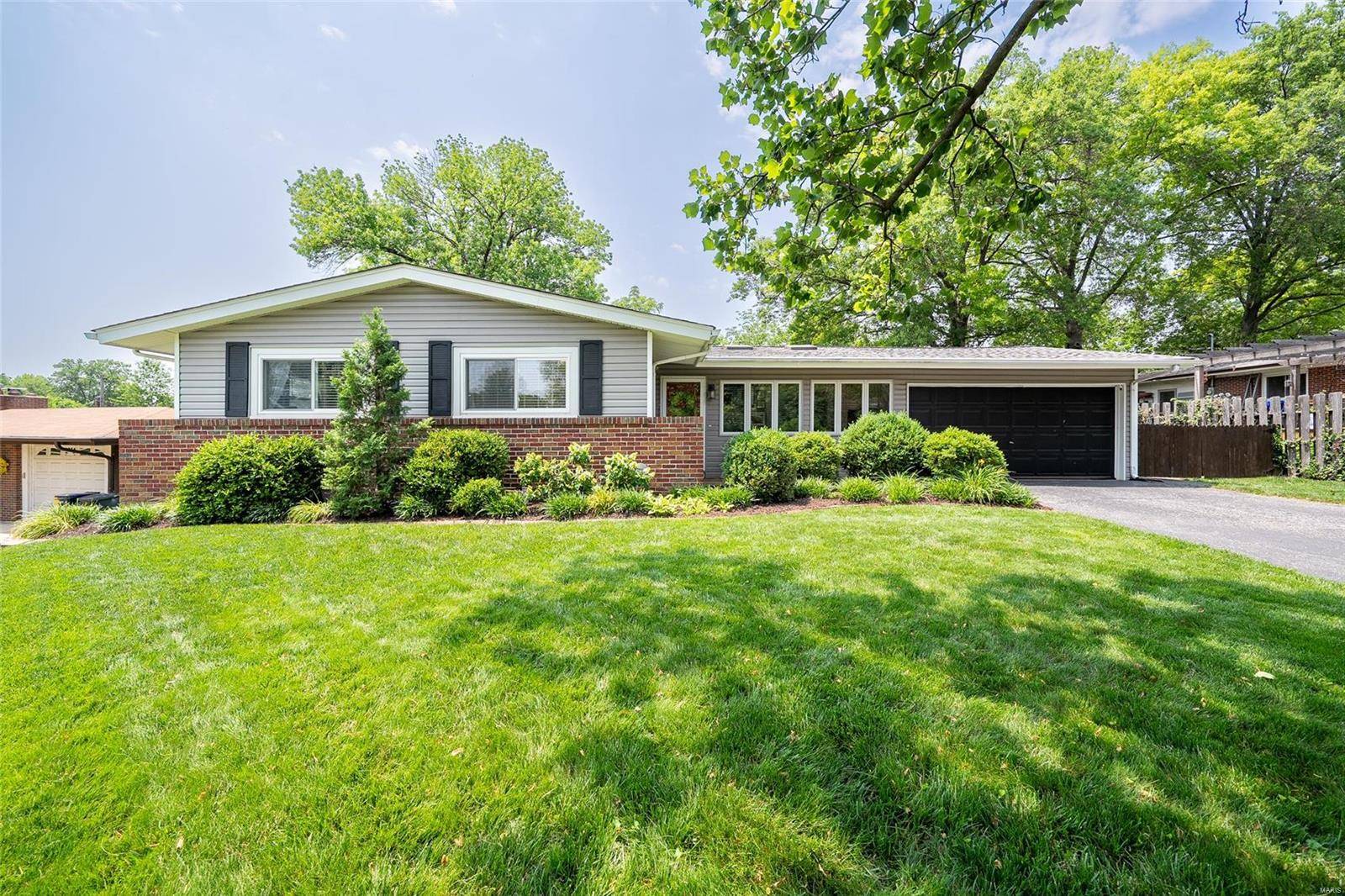 8765 Sturdy DR, Crestwood, MO 63126
