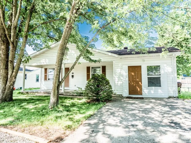 807 N 4th, Elsberry, MO 63343