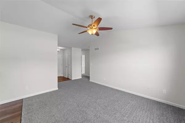 Winfield, MO 63389,101 Equestrian DR