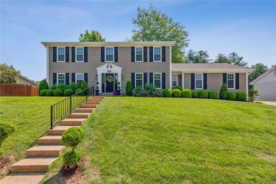 568 Ballas Park DR, Des Peres, MO 63122