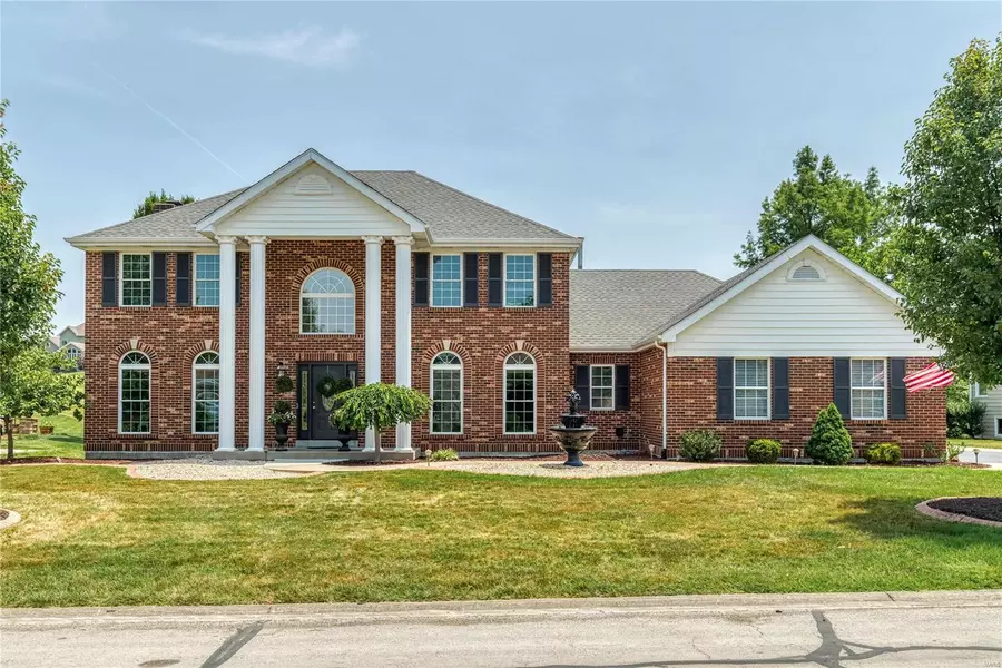 895 Whitmoor DR, Weldon Spring, MO 63304