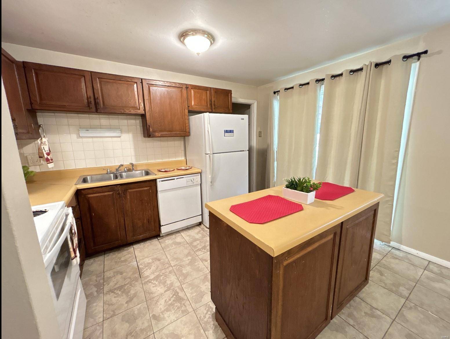 St Louis, MO 63136,1753 Keelen DR