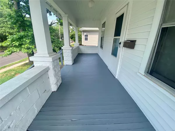 Carbondale, IL 62901,705 W Walnut ST