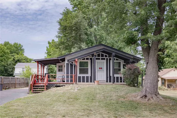 131 Coburg DR, St Louis, MO 63137