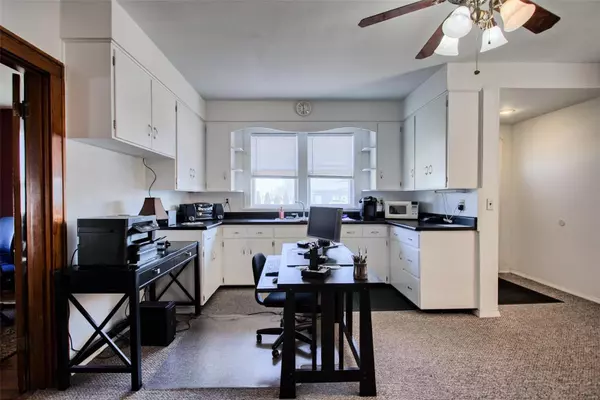 Hamel, IL 62046,130 W State ST