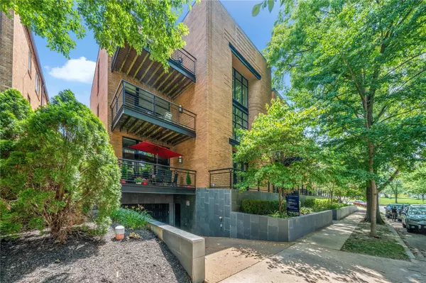 7542 Cromwell Avenue #2C, Clayton, MO 63105