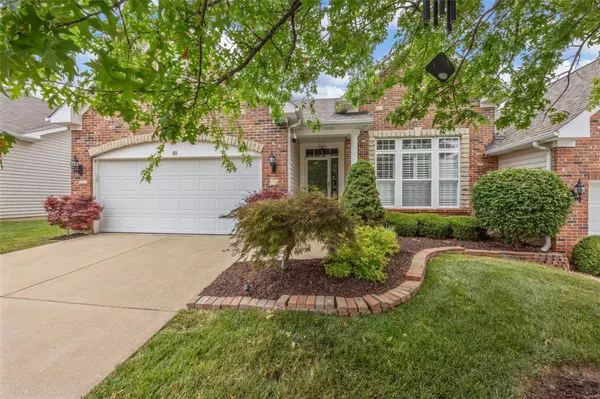 60 Eagle Cove LN, St Charles, MO 63303