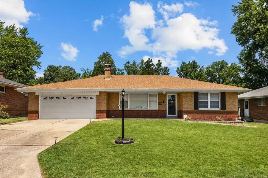 9217 Shadydale, Jennings, MO 63136