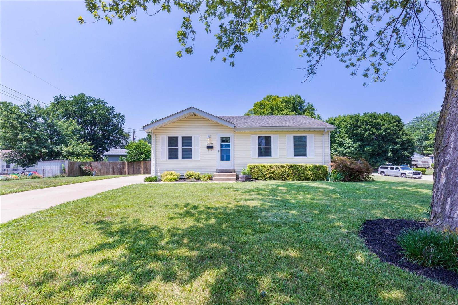 2591 Monica DR, Maryland Heights, MO 63043