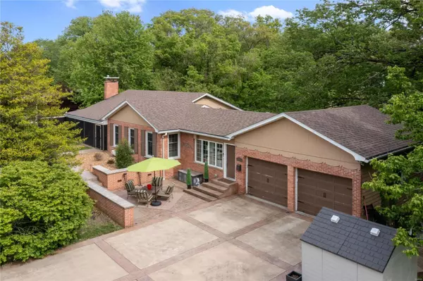 217 Country Club LN, Belleville, IL 62223