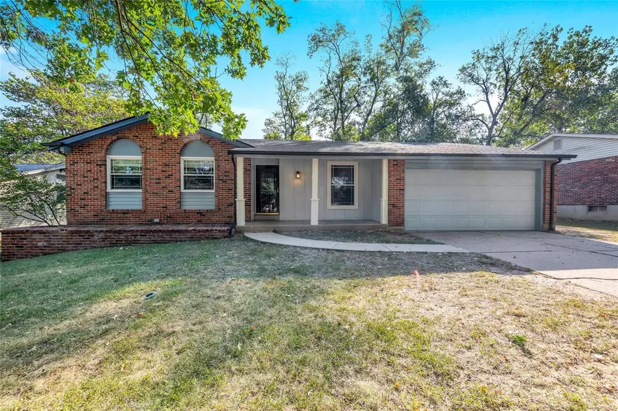 239 Rendina LN, Ellisville, MO 63011
