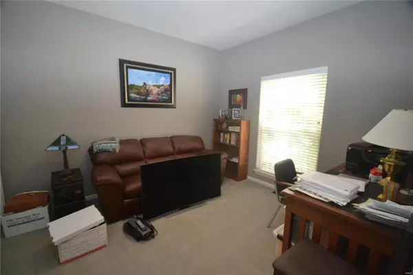 Belleville, IL 62223,1901 Hawksbill DR