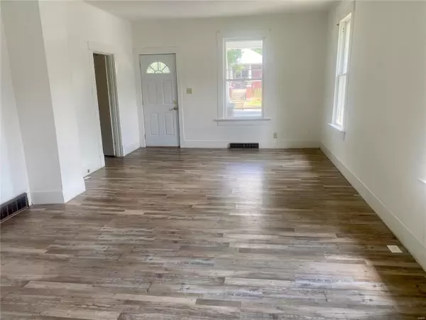 Carbondale, IL 62901,805 W Walnut ST