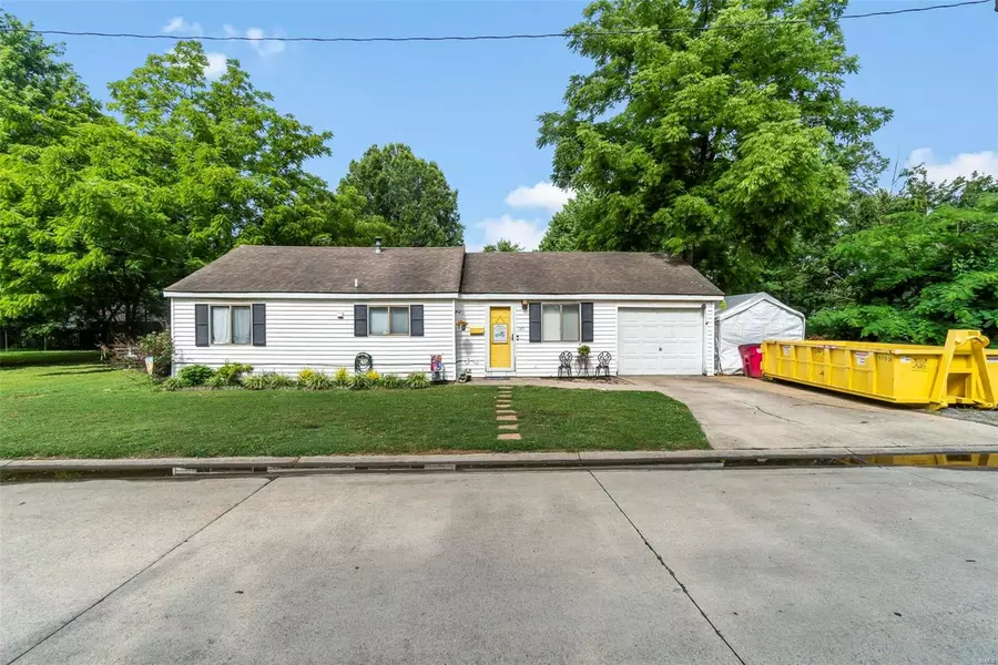 135 3rd Street, Sikeston, MO 63801