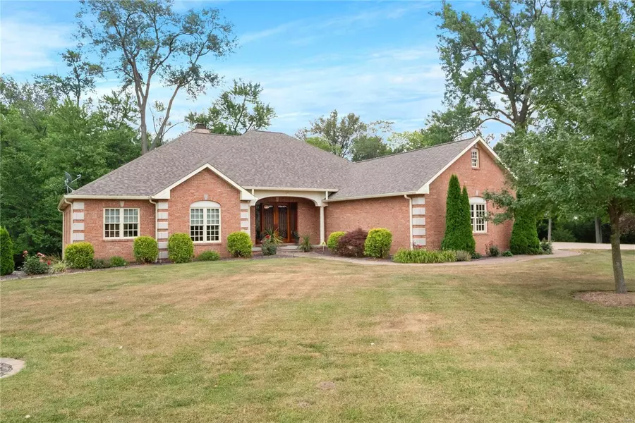 6212 Roachtown RD, Millstadt, IL 62260