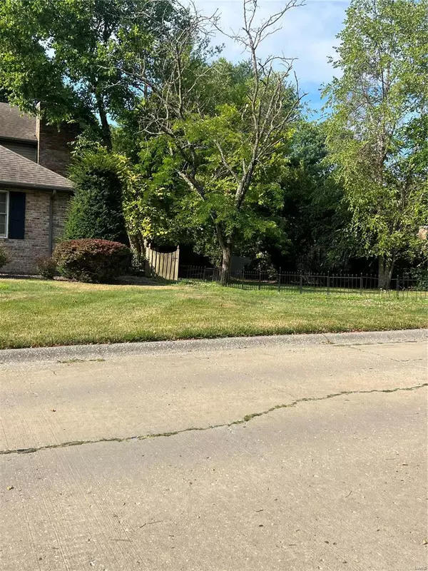 Belleville, IL 62221,103 Woods Edge DR