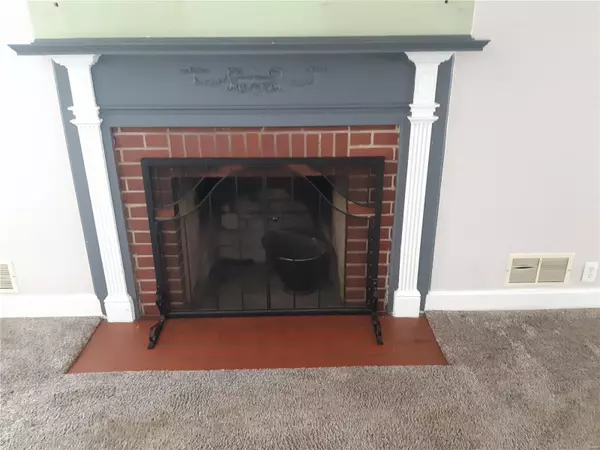 Elsberry, MO 63343,807 N 5th ST