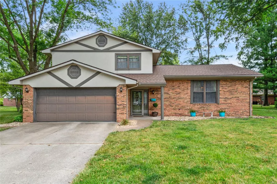 32 Landau DR, Millstadt, IL 62260