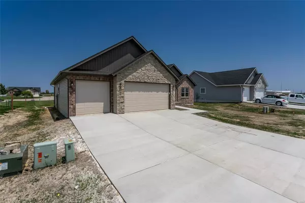 Hamel, IL 62046,529 Cimarron RD