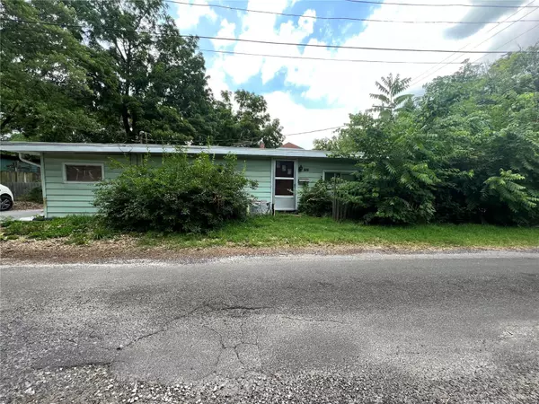 1021 N Douglas AVE, Belleville, IL 62220