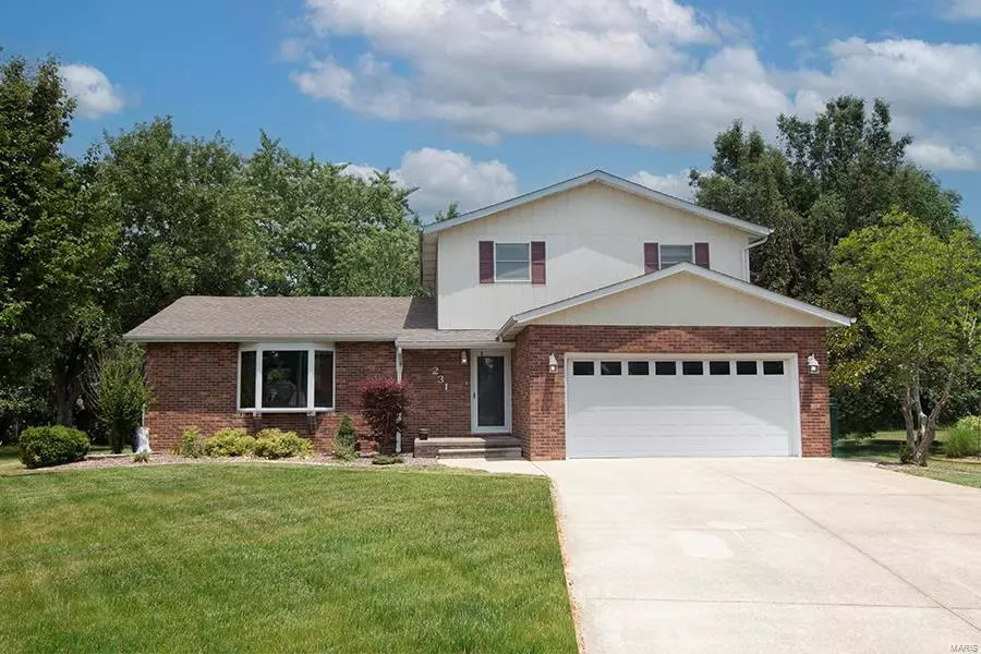 231 N 13th ST, Breese, IL 62230