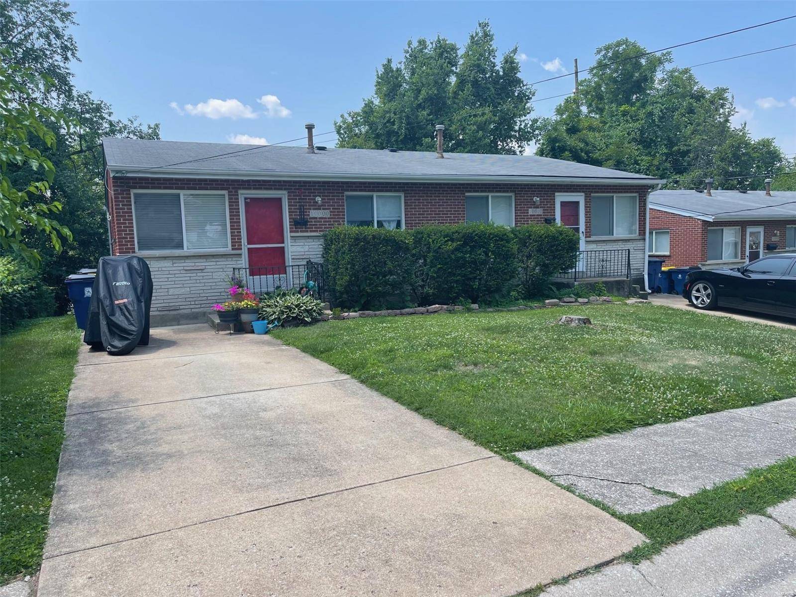 10004 Livingston AVE, St Ann, MO 63074