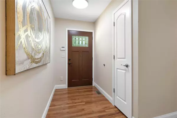 Creve Coeur, MO 63141,311 Eugenia ST