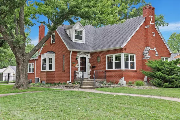 1701 Lindenthal AVE, Highland, IL 62249