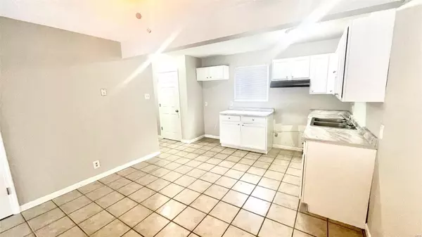 St Ann, MO 63074,10005 Isabelle DR