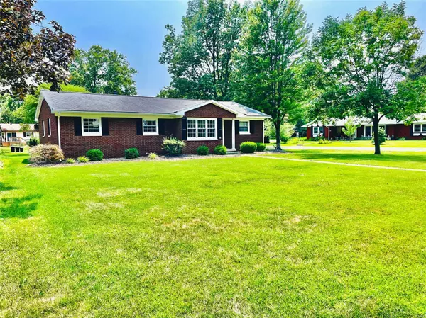 Carlyle, IL 62231,1590 Abbott ST