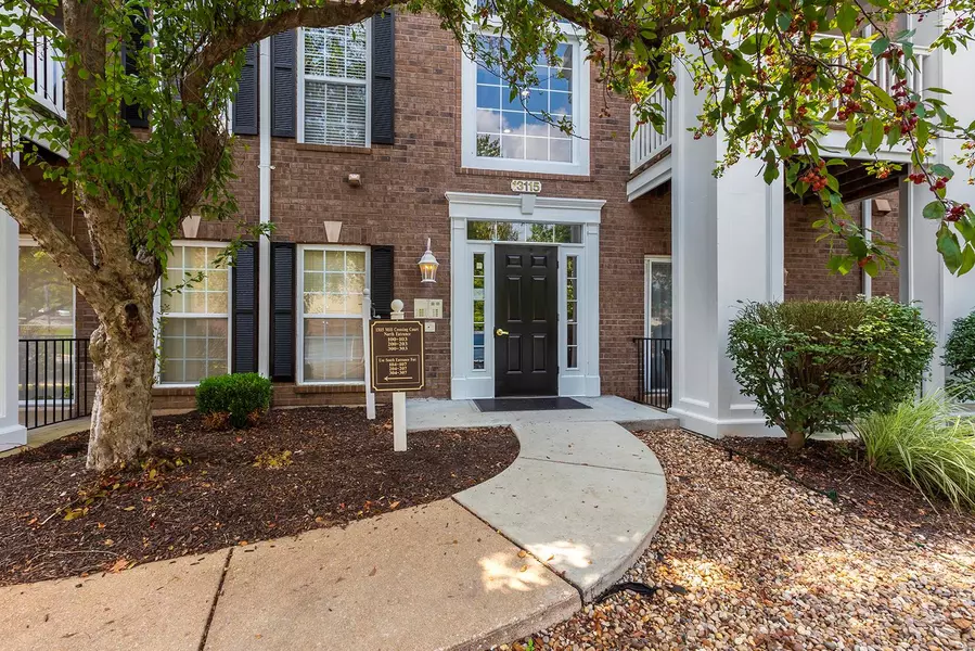 13115 Mill Crossing CT #101, Creve Coeur, MO 63141