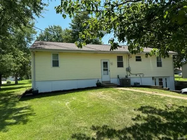 Ellisville, MO 63011,1325 Clarkson DR
