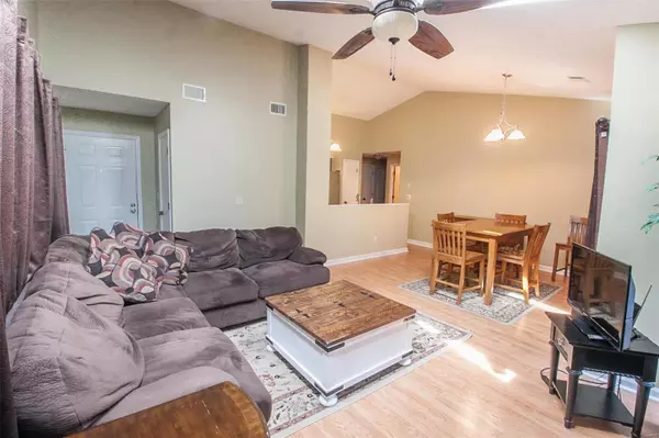 Weldon Spring, MO 63304,852 Hemingway LN #G