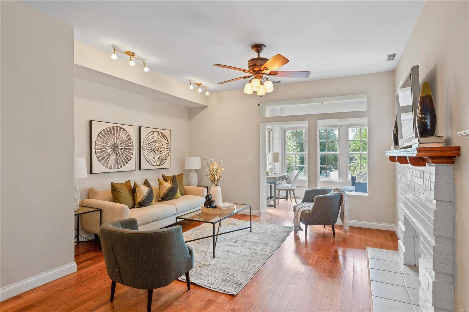 St Louis, MO 63108,4317 Maryland AVE #2W