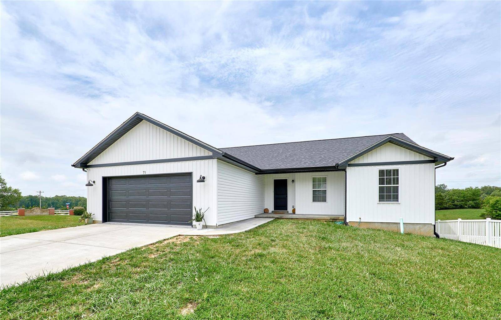 Winfield, MO 63389,71 Round Table CT