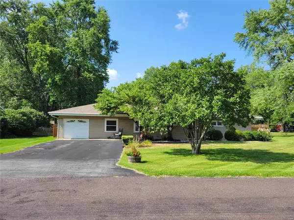 East Alton, IL 62024,228 W Haller DR