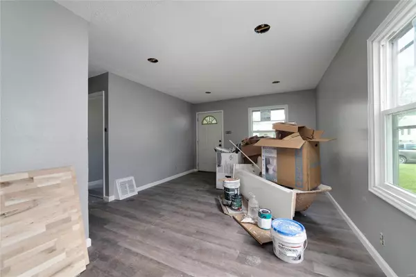 St Louis, MO 63137,236 Cameron RD