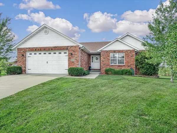 St Libory, IL 62282,967 Kleefeld LN