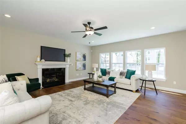 St Louis, MO 63122,4 Hillcrest PL