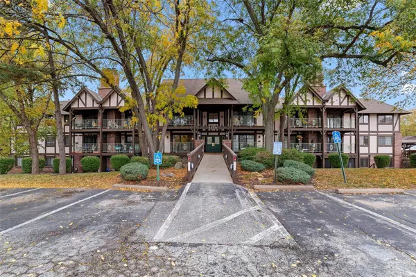 1430 Heritage Landing #204, St Charles, MO 63303