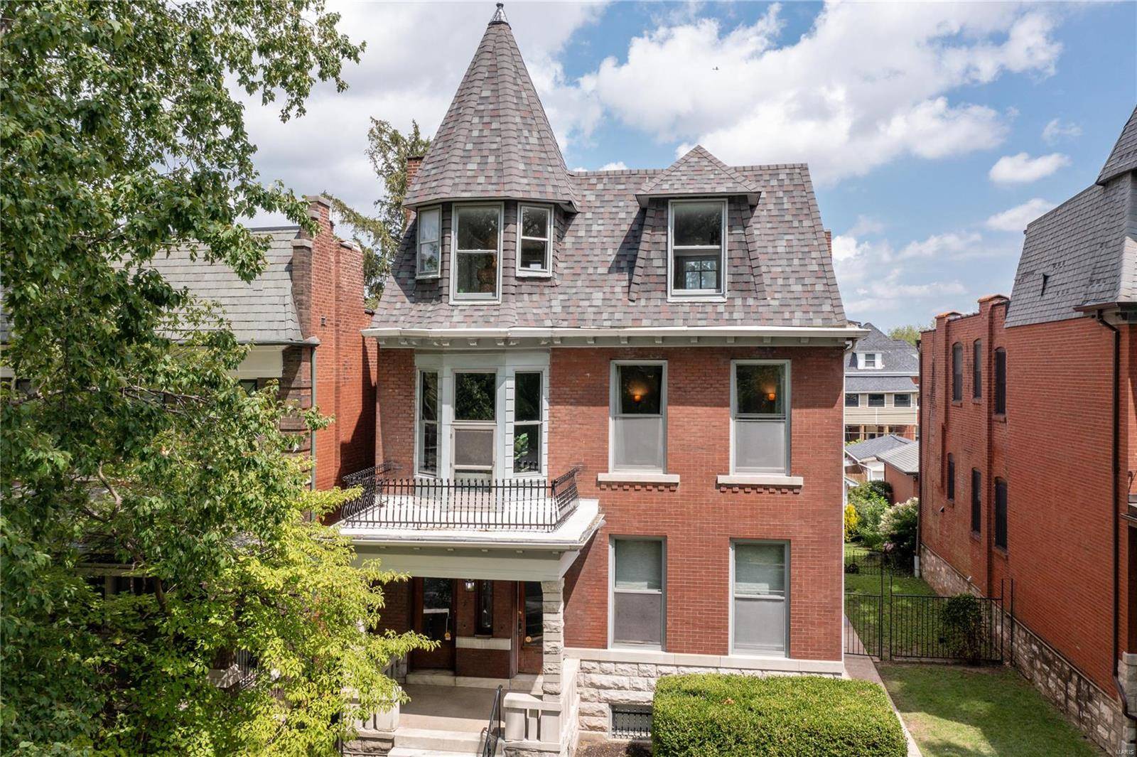 St Louis, MO 63116,3807 Utah PL