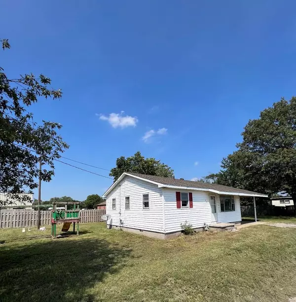 Bertrand, MO 63823,402 W Walnut ST