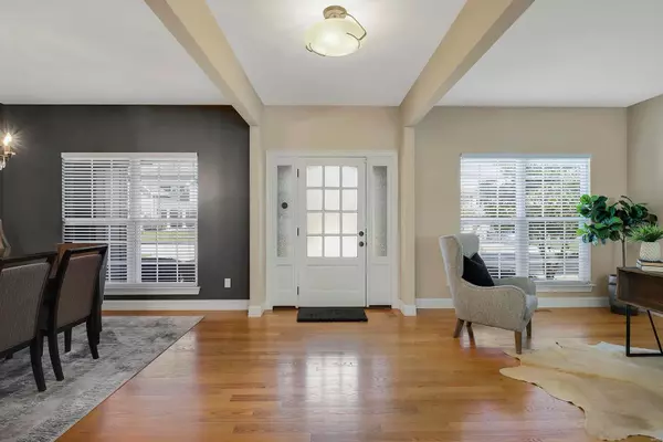 Olivette, MO 63132,733 Cherry Tree LN