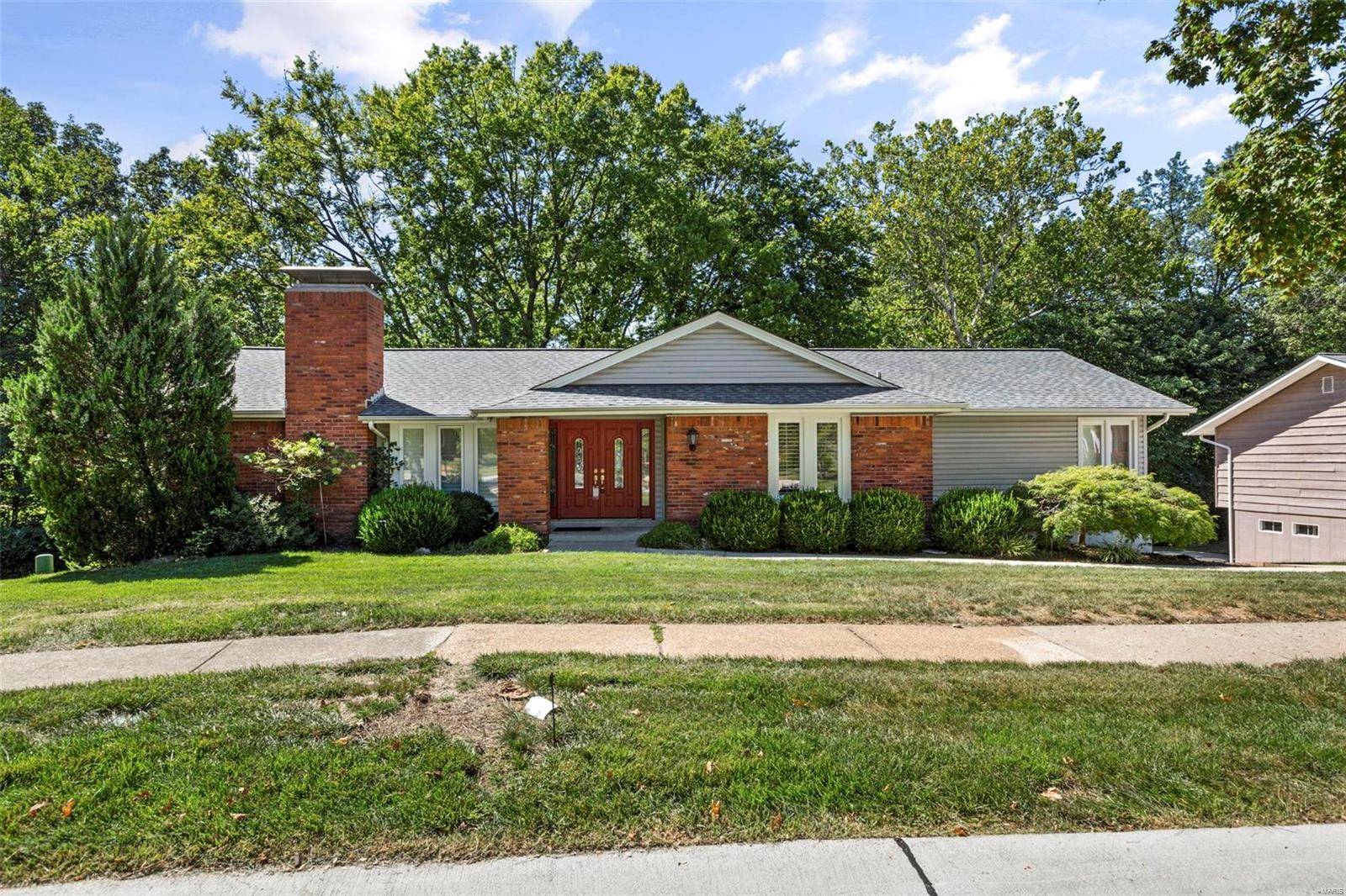 445 Maymont DR, Ballwin, MO 63011
