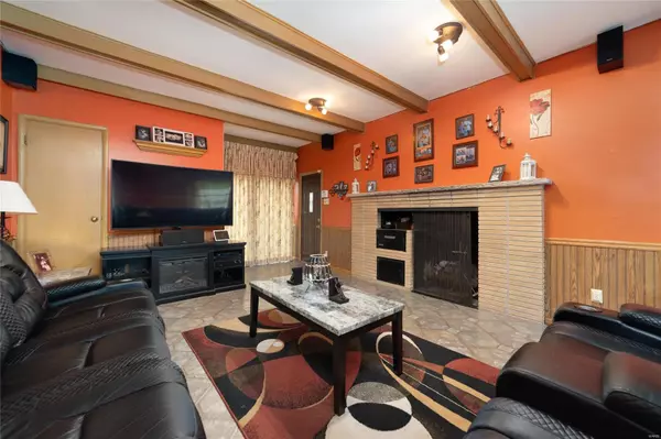 Florissant, MO 63033,6250 Rocket DR