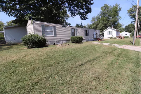 107 S 37th ST, Belleville, IL 62226